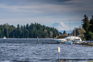 Fototapeta na wymiar Lake Washington And Boat 2