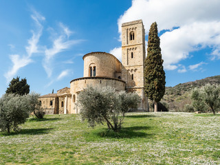 Fototapeta na wymiar Sant'Antimo Abbey 