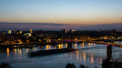 Novi sad Sicht von Oben auf die Donau