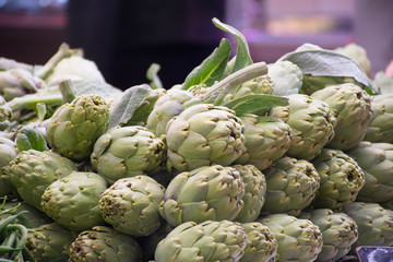 Obraz premium Fresh artichokes prepared to be put on sale