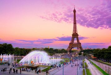 Eiffel Tower and fountain at Jardins du Trocadero at sunset, Paris, France