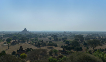 Fototapeta na wymiar Beautiful panoramic view of the Bagan temples and pagodas in morning mist, Myanmar.