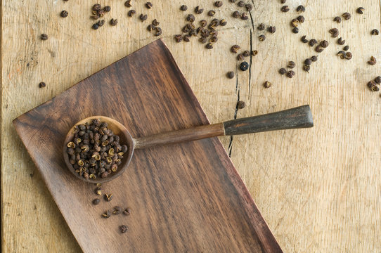 Wooden spoon with Szechuan Pepper