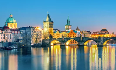 Photo sur Plexiglas Pont Charles Scenic view Charles bridge and historical center of Prague, buildings and landmarks of old town at sunset, Prague, Czech Republic