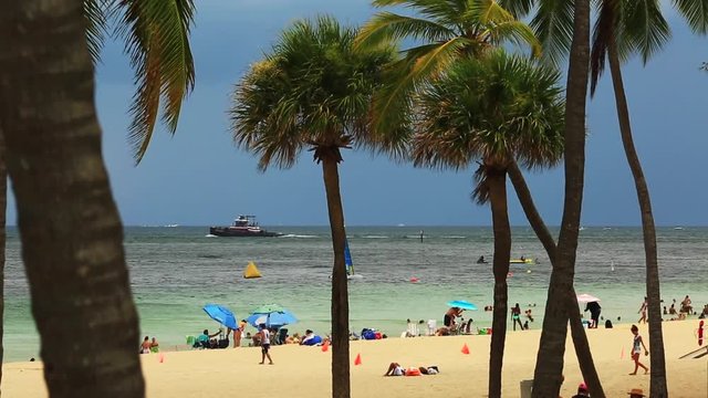 Wide, crowded beach in Ft. Lauderdale