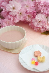 桜ラテと干菓子