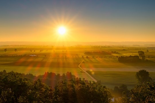Sunrise over the Nordlinger Ries, Swabia, Bavaria, Germany, Europe