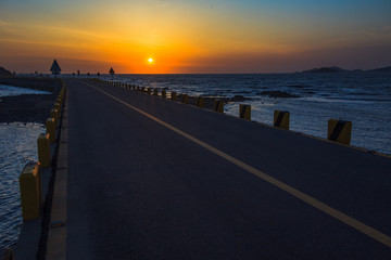 the sea, the oars and the road