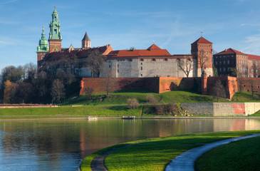 Fototapeta na wymiar The medieval Wawel castle in Kracow, Poland