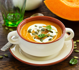 Pumpkin-carrot soup curry puree.