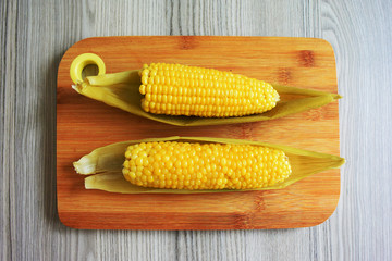 Boiled corns on wood table