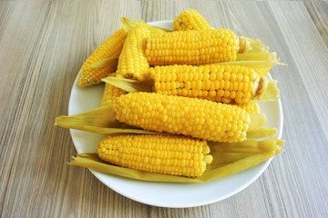 Boiled corns on wood table