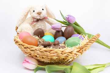 Fêtes de Pâques 2020 - Lapin de Pâques et ses oeufs