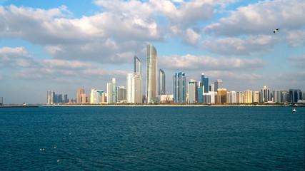 Fototapeta premium widok na nabrzeże abu dhabi