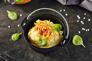 Mashed Potatoe Decorated with Roasted Onions