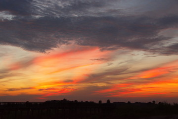 Obraz premium The background of the image during the twilight of the golden clouds