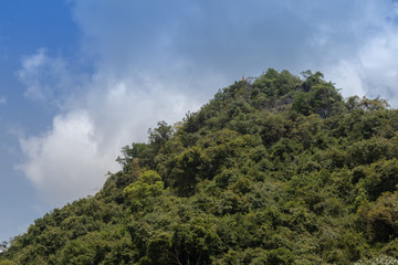 Obraz premium mountain at wat Wat Kao Or Temple in Pattalung