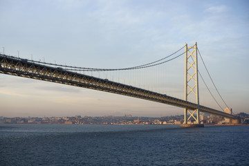 Fototapeta na wymiar bridge on the sea