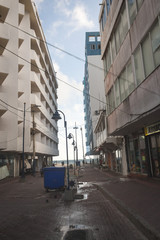 callejón entre  edificios