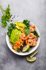 Salad with shrimps and avocado