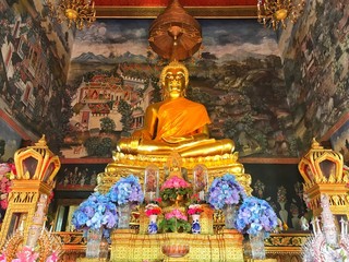 Obraz premium Wat Bowonniwet Vihara is a major Buddhist temple in Phra Nakhon district, Bangkok, Thailand on March 03,2019