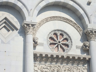 Architectural elements of decorating buildings