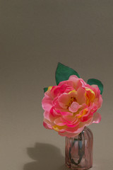Rose aus Plastik