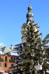 Sapin de No&euml;l devant l'&eacute;glise Saint-Jean-Baptiste. Meg&egrave;ve. / Christmas Tree in front of St. John the Baptist Church. Meg&egrave;ve. 