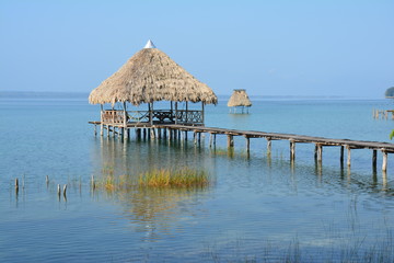 Ponton Lac Peten Itza El Remate Guatemala