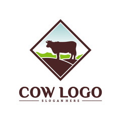 Obraz premium Cow Logo Design Concepts. Cow Farm Logo Template Vector. Icon Symbol