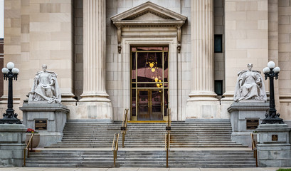 Courthouse steps Indianapolis