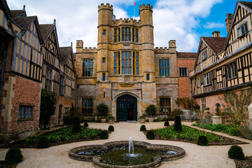 Naklejka premium English Castle in Spring