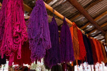 Sheep wool spun and dyed manually with natural dyes in Peru