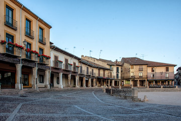 Fototapeta premium vista plaza mayor de riaza, Segovia