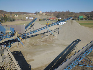 Elements of equipment for the extraction and sorting of rubble. Production of construction...