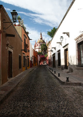  A street in the historic center, San Miguel de Allende, Guanajuato, Mexico.