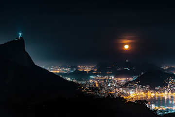 Vista Chinesa at Full Moon