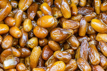 Date fruits in the box.