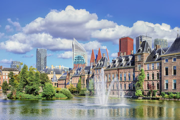 Hofvijver lake with a view on the Binnenhof, seat of Dutch government.