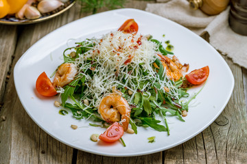 Arugula with shrimps