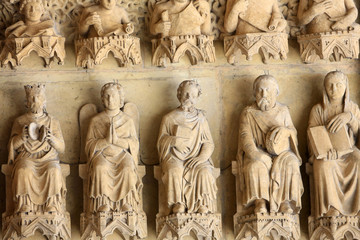 Sibylles, Prophètes, Vieillards, Anges et Rois. Portail de la Vierge. Cathédrale Saint-Etienne. Metz. / Sibyls, prophets, elders, Angels and Kings. St. Stephen Cathedral. Metz.