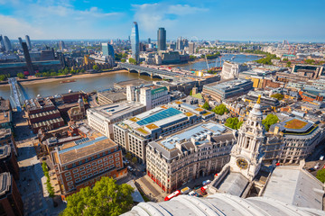 Obraz premium View of London cityscape from the Golden Gallery of St. Paul's Cathedral