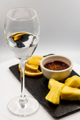 MEZCAL CON GUARNICIÓN