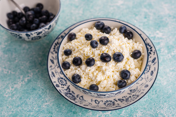 Cottage cheese with blueberries.