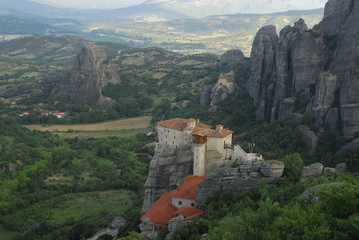 Fototapeta na wymiar Views of the and monasteries mountains of Greece