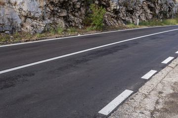 Obraz premium road to the mountain