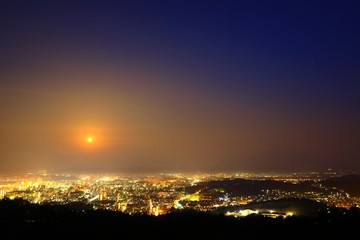 月明かりの盛岡市街