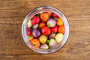 Making five-color small pepper pickled pepper