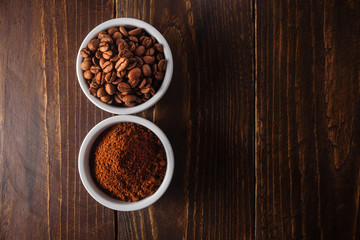 Obraz na płótnie Canvas Coffee beans and ground coffee