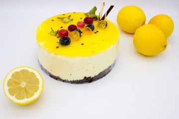 Delicious and delicious lemon cheesecake